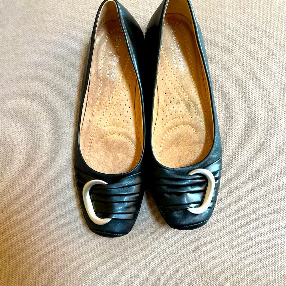 Naturalizer Comfort Flats